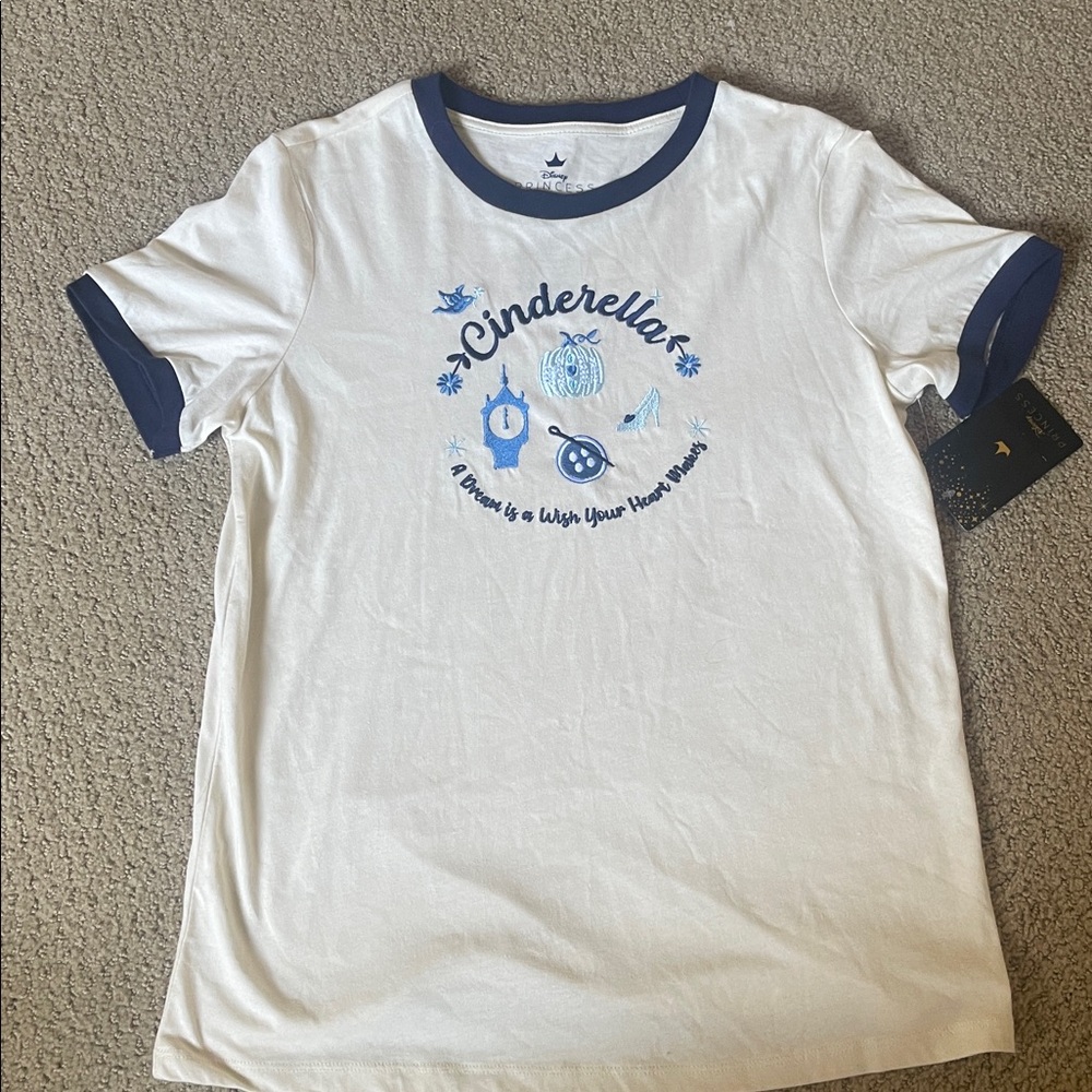Disney Cinderella White Ringer Tee with Navy Trim
Size XS woman’s